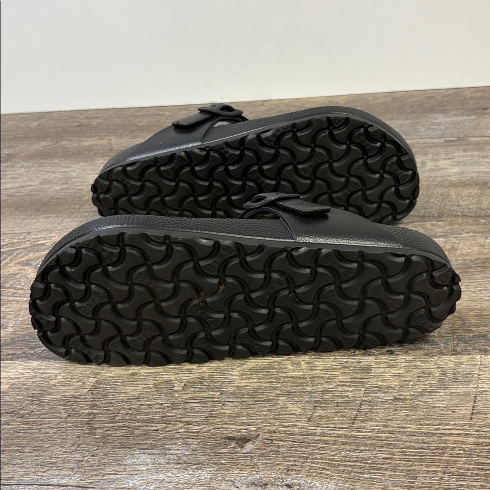 Birkenstock Gizeh EVA Sandals – Black, Size 37 (US 6) - Picture 6 of 7